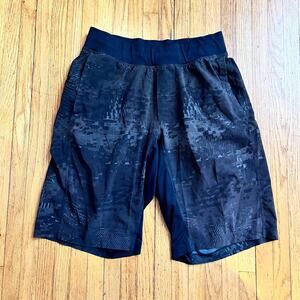 Lululemon T.H.E. Short Mens Small Camo Running  Gym Workout m7y05s